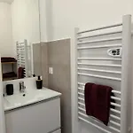 Presqu'ile, Neuf Avec Balcon, Salle De Gym Et Parking Apartment Caen