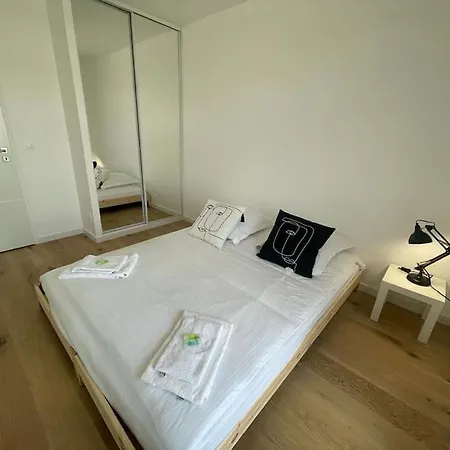 Presqu'ile, Neuf Avec Balcon, Salle De Gym Et Parking *