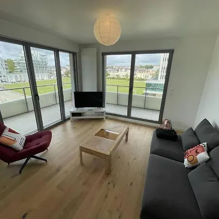 Presqu'ile, Neuf Avec Balcon, Salle De Gym Et Parking Lägenhet