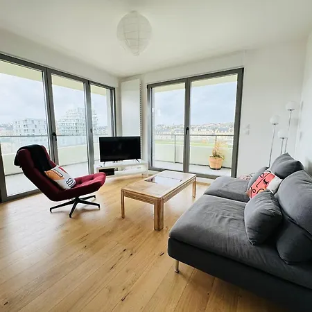 Apartment Presqu'ile, Neuf Avec Balcon, Salle De Gym Et Parking Caen