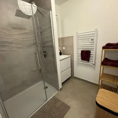 Presqu'ile, Neuf Avec Balcon, Salle De Gym Et Parking * Caen