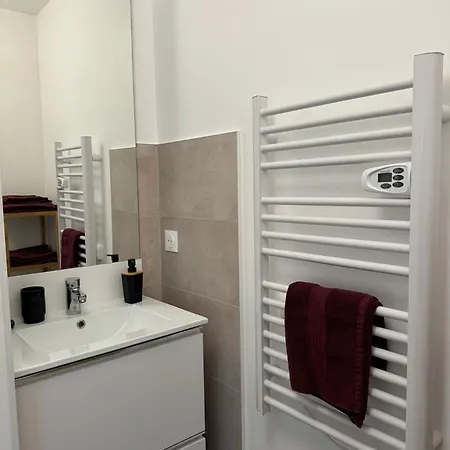 Presqu'ile, Neuf Avec Balcon, Salle De Gym Et Parking Lägenhet Caen