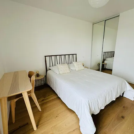 Presqu'ile, Neuf Avec Balcon, Salle De Gym Et Parking