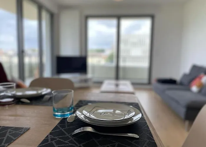 Presqu'ile, Neuf Avec Balcon, Salle De Gym Et Parking شقة كان