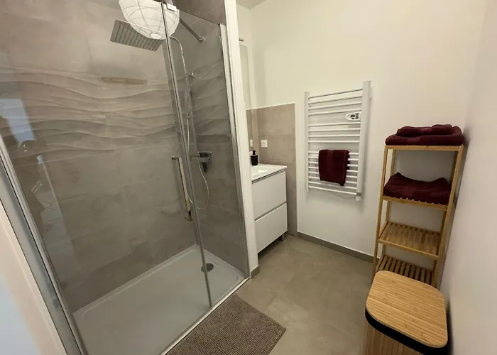 Presqu'ile, Neuf Avec Balcon, Salle De Gym Et Parking * Caen