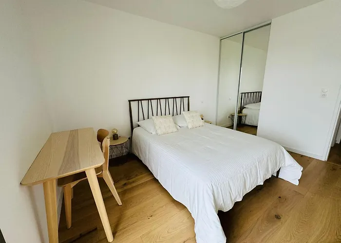 Presqu'ile, Neuf Avec Balcon, Salle De Gym Et Parking